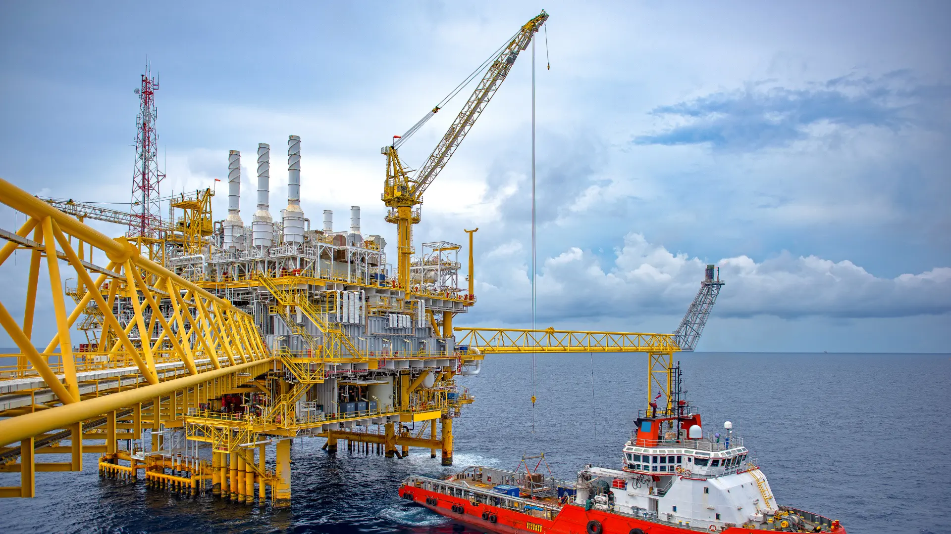 Esteiras porta cabos e cabos especiais para setor naval e petroquímico